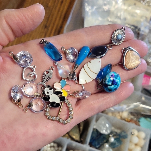 Jewelry making supplies. - Picture 7 of 12